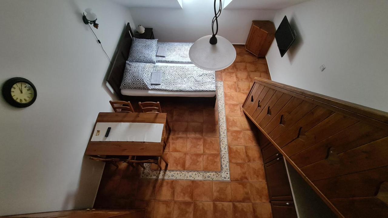Gyulai Fuerdoe Apartman Exterior foto